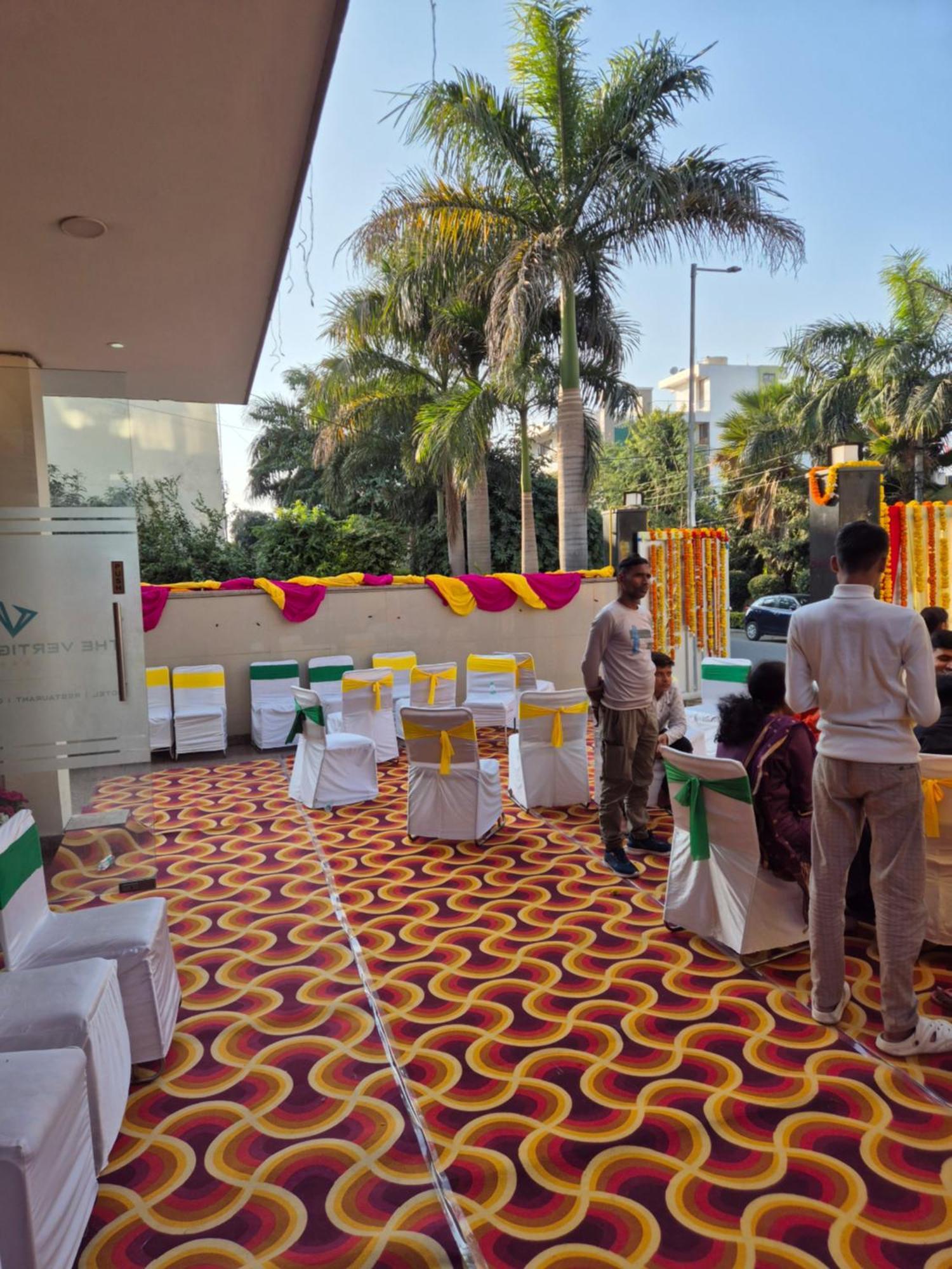 Hotel The Vertigo By Boom Rooms Noida Dış mekan fotoğraf