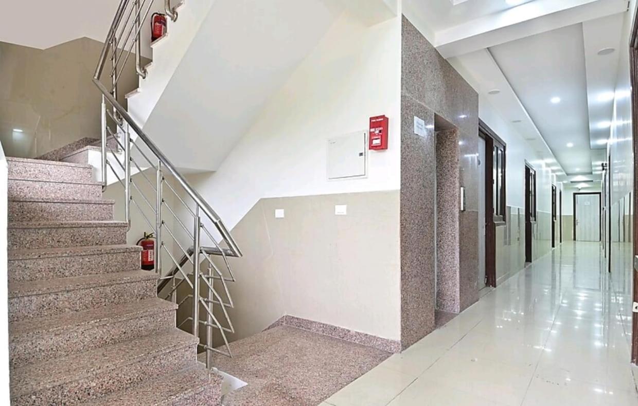 Hotel The Vertigo By Boom Rooms Noida Dış mekan fotoğraf