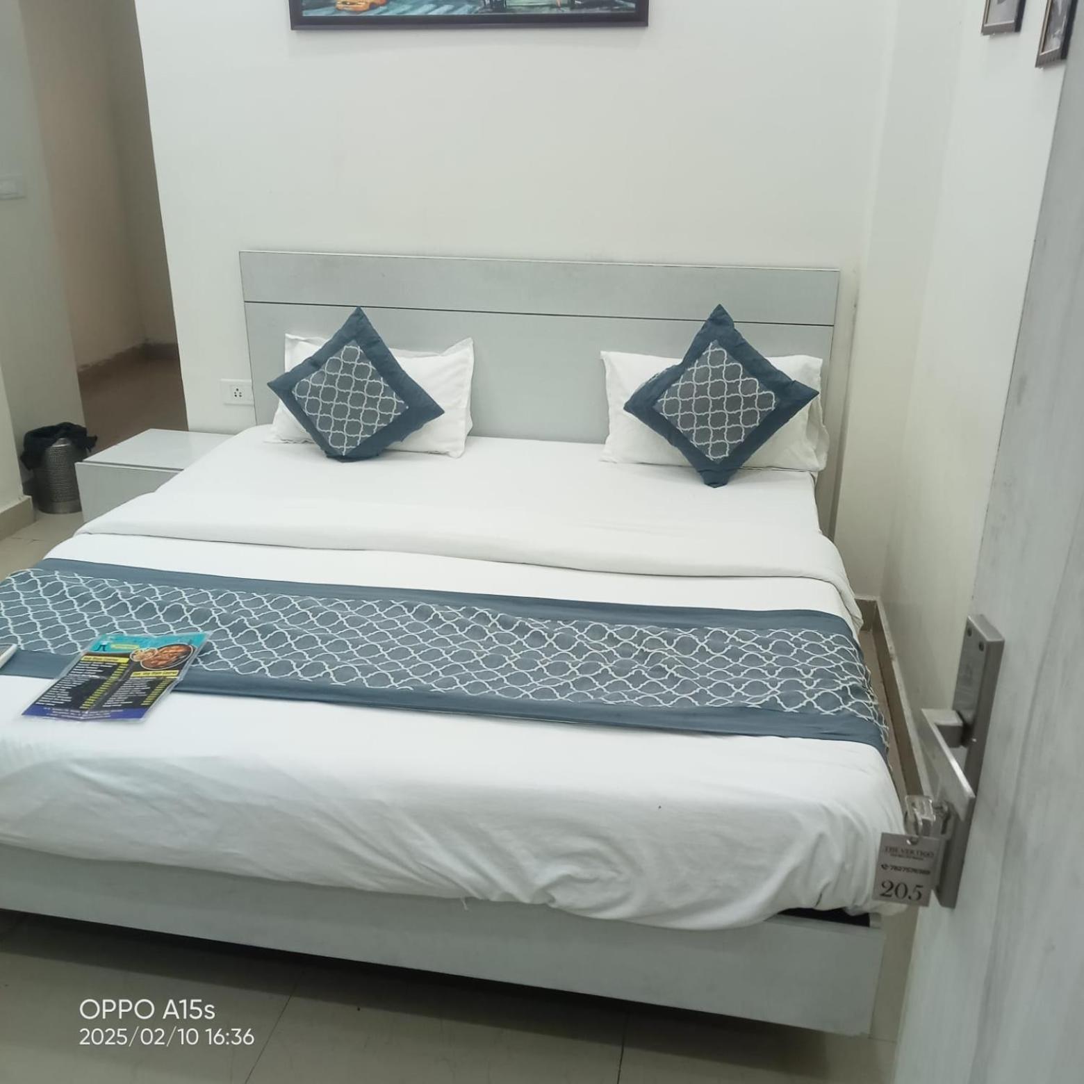 Hotel The Vertigo By Boom Rooms Noida Dış mekan fotoğraf