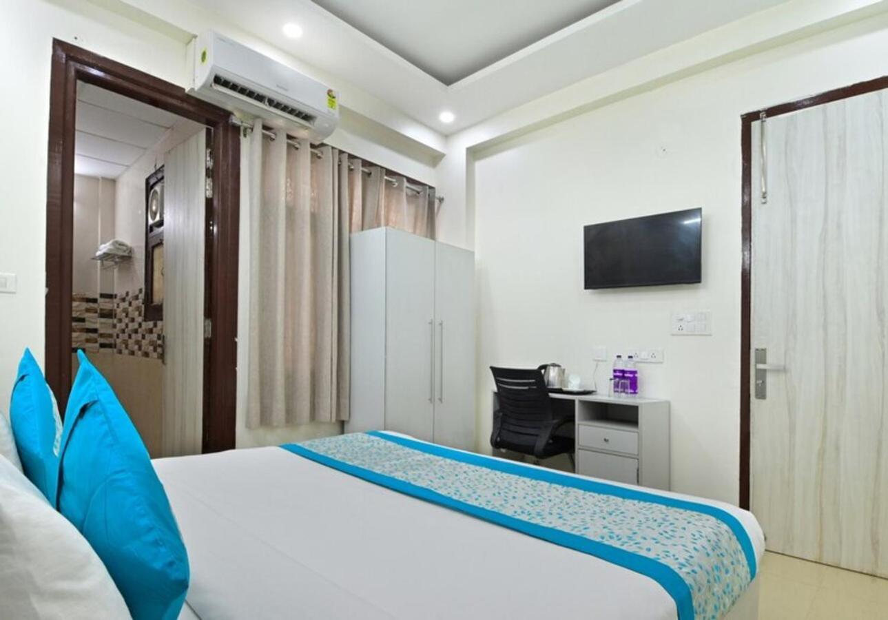 Hotel The Vertigo By Boom Rooms Noida Dış mekan fotoğraf