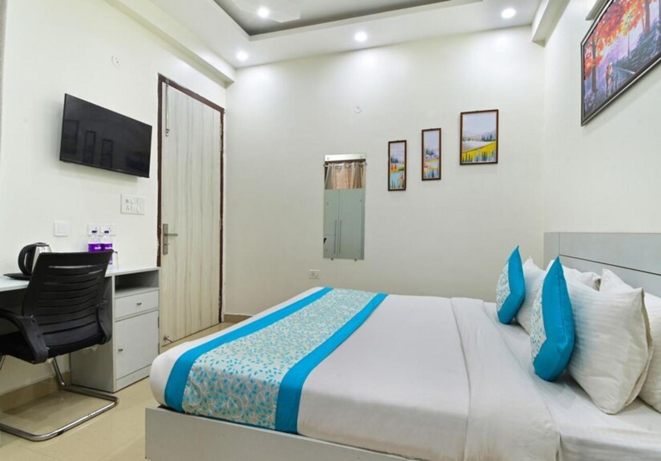 Hotel The Vertigo By Boom Rooms Noida Dış mekan fotoğraf