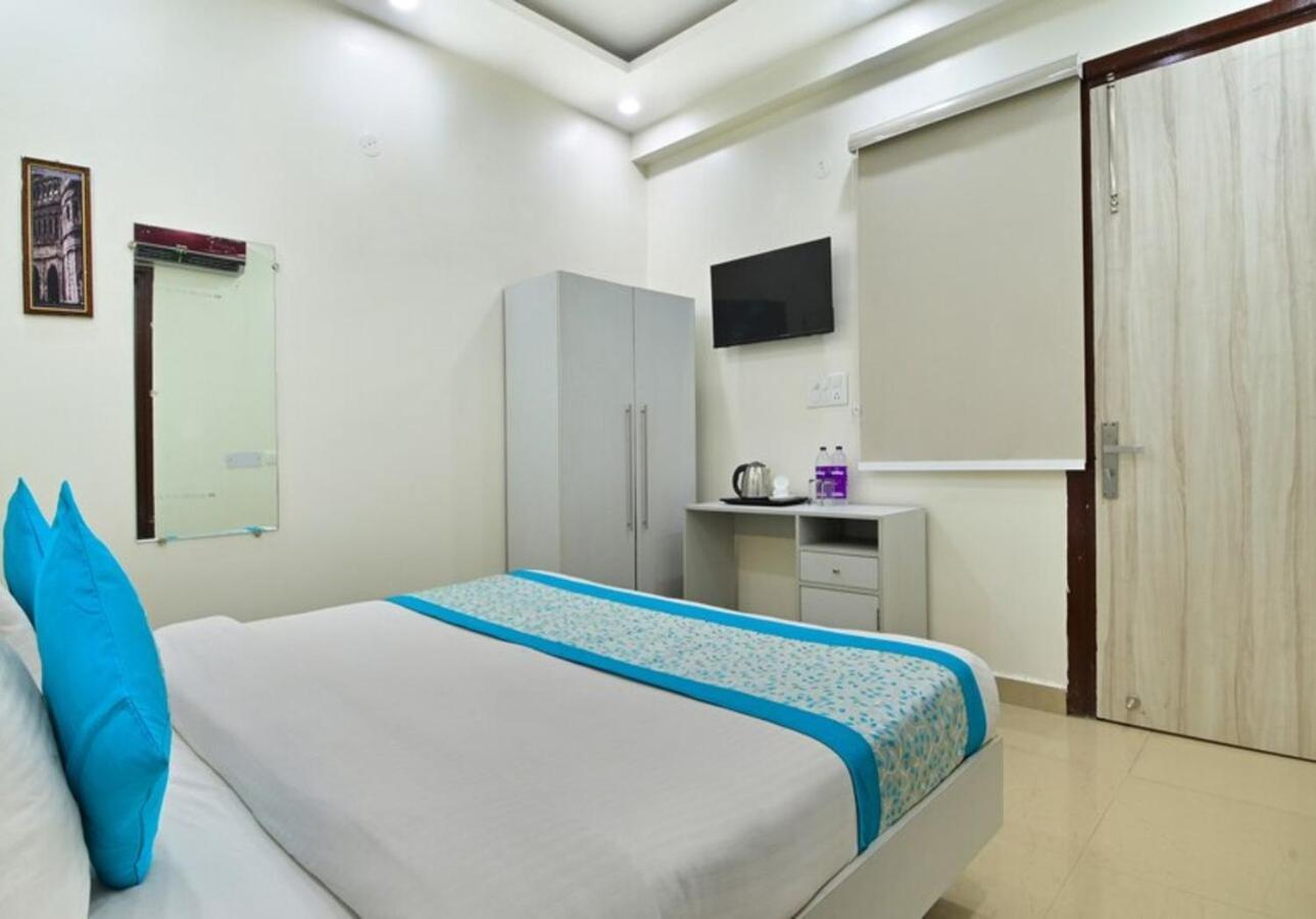 Hotel The Vertigo By Boom Rooms Noida Dış mekan fotoğraf