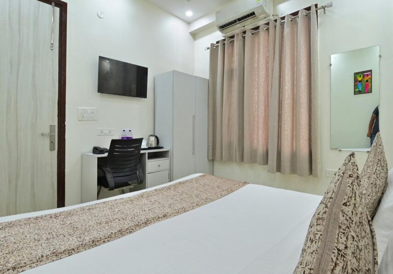 Hotel The Vertigo By Boom Rooms Noida Dış mekan fotoğraf
