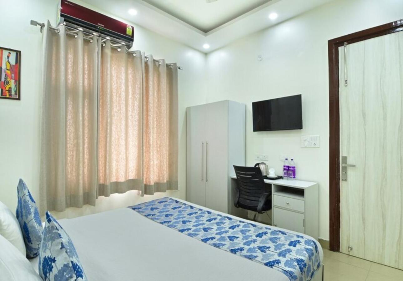 Hotel The Vertigo By Boom Rooms Noida Dış mekan fotoğraf