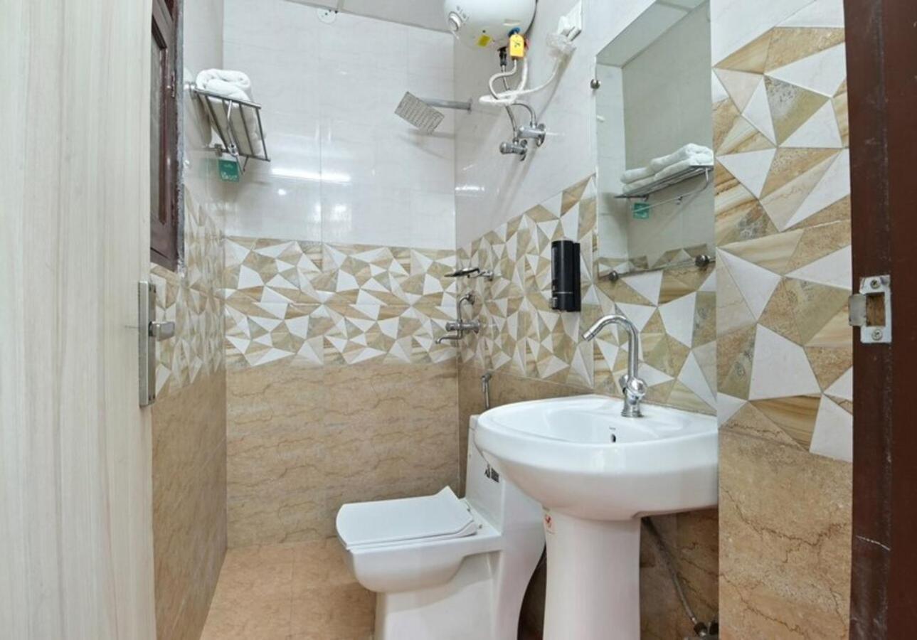 Hotel The Vertigo By Boom Rooms Noida Dış mekan fotoğraf